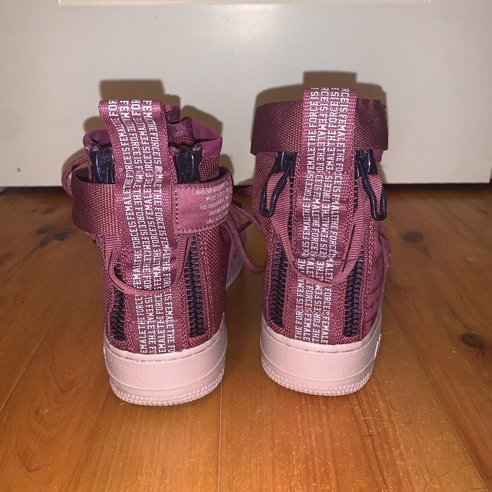 Women’s Nike high top air SFAF1 - Picture 2 of 9